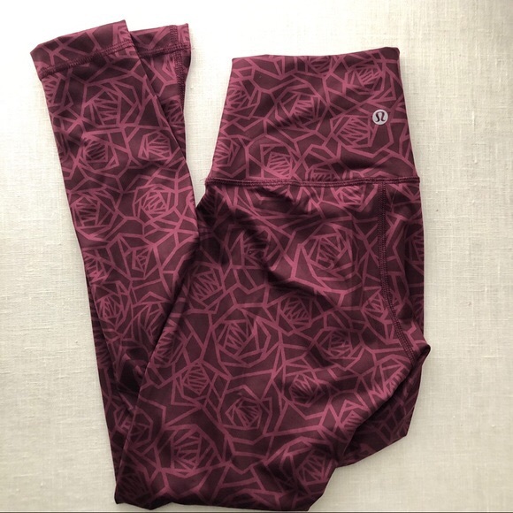 NWOT Lululemon cropped pant - Picture 2 of 3
